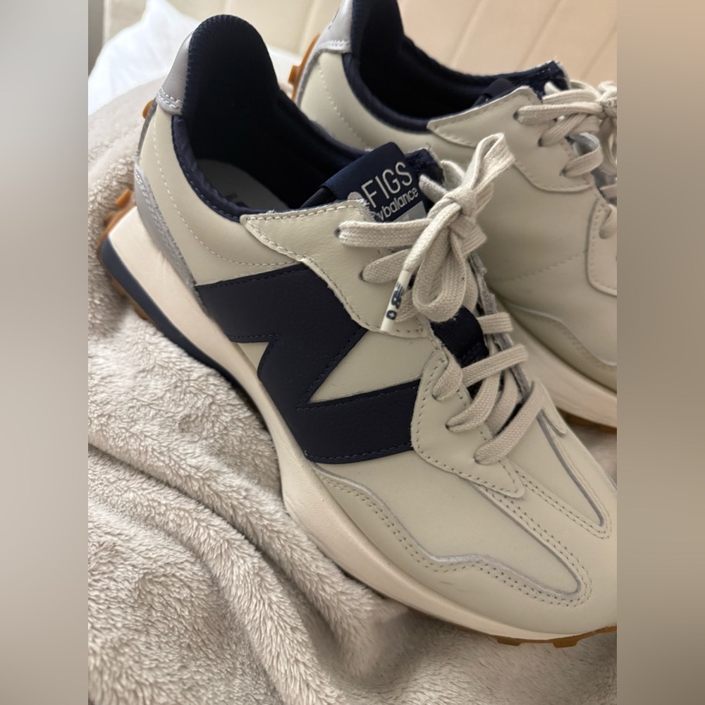 New Balance LIKE new only wore twice. Great condition. Serious inquiries only